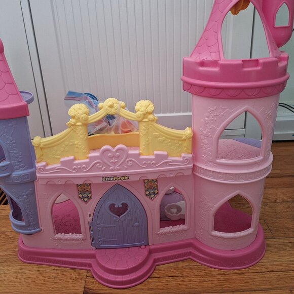 Fisher Price Little People Magical Dancing Castle - Picture 1 of 6